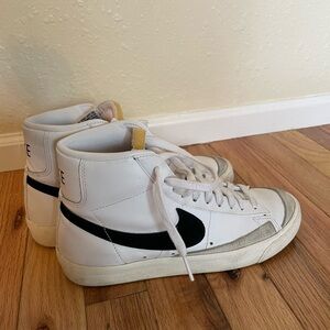 Nike Blazers Size 7.5 Women's